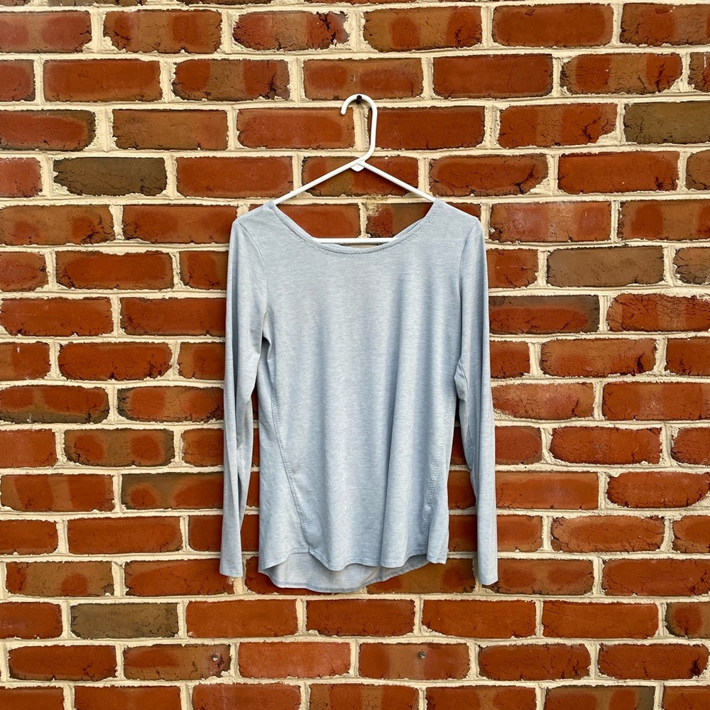 Athleta Light blue Women's long sleeve open back shirt